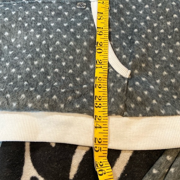 Pajama Set by Nicole Miller Brand. EUC! - Picture 9 of 16